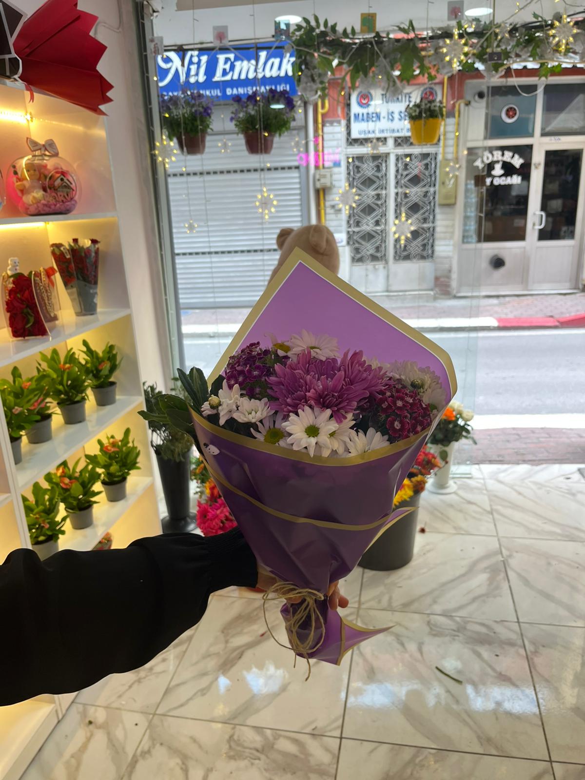 Mor Düşler: Asil Lila Buketi - uşak milano çiçek