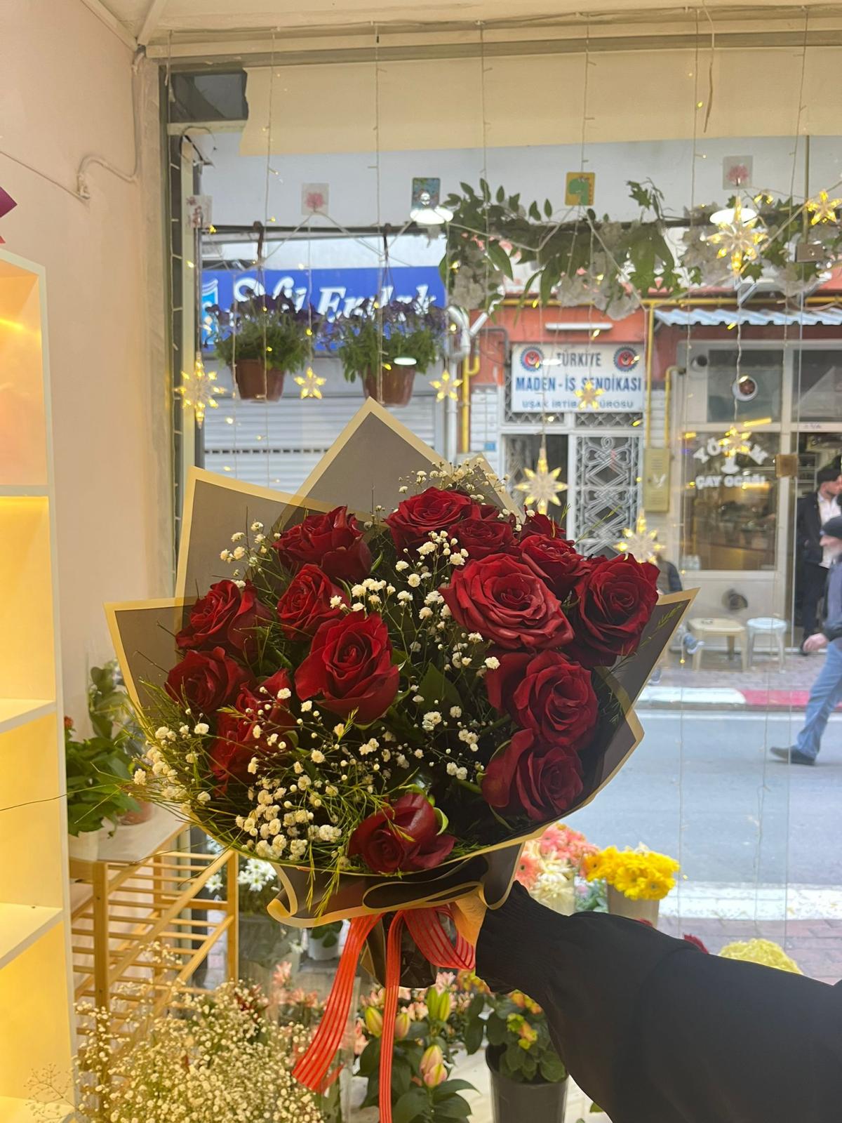 Aşkın En Görkemli Hali: Premium 15'Lİ Gül Buketi - uşak milano çiçek